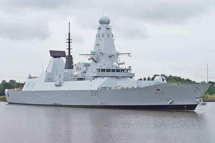 Distrugătorul britanic HMS Duncan, așteptat în Portul Constanța