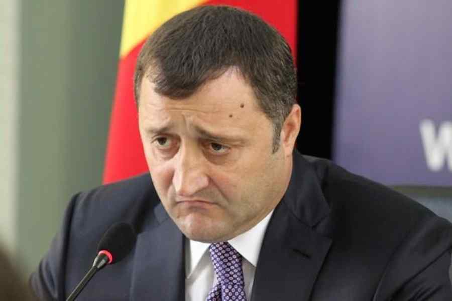 Judecătorii decid dacă Vlad Filat va fi arestat
