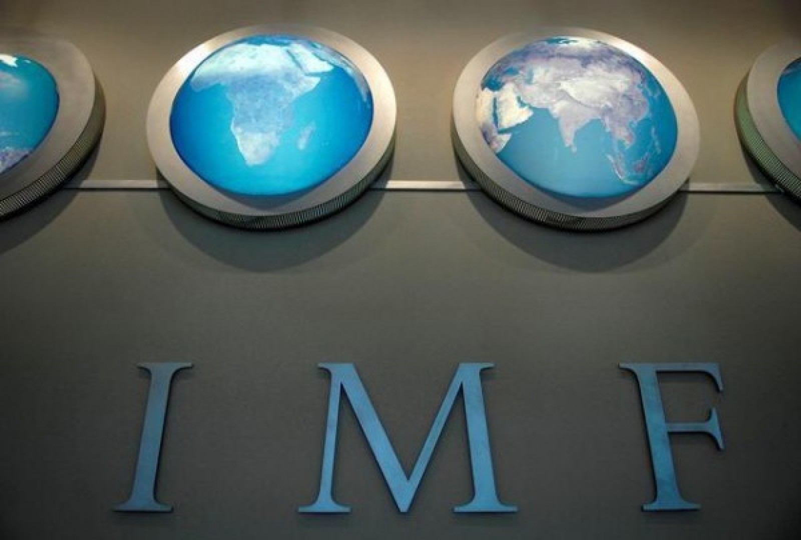 FMI: Creștere economică peste așteptări în România