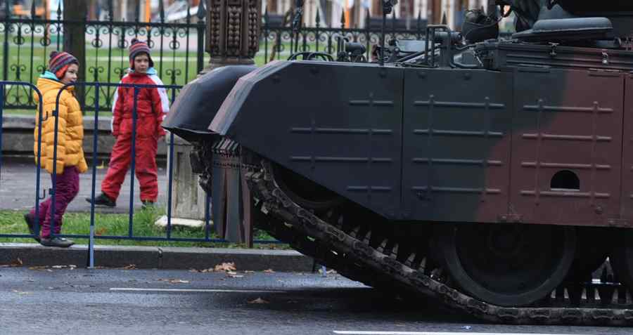 Ciudata afacere a Armatei române