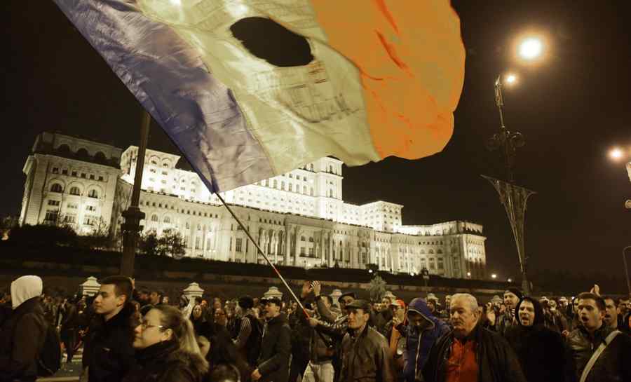 Căutăm revoltă generală. Oferim recompensă o țară întreagă