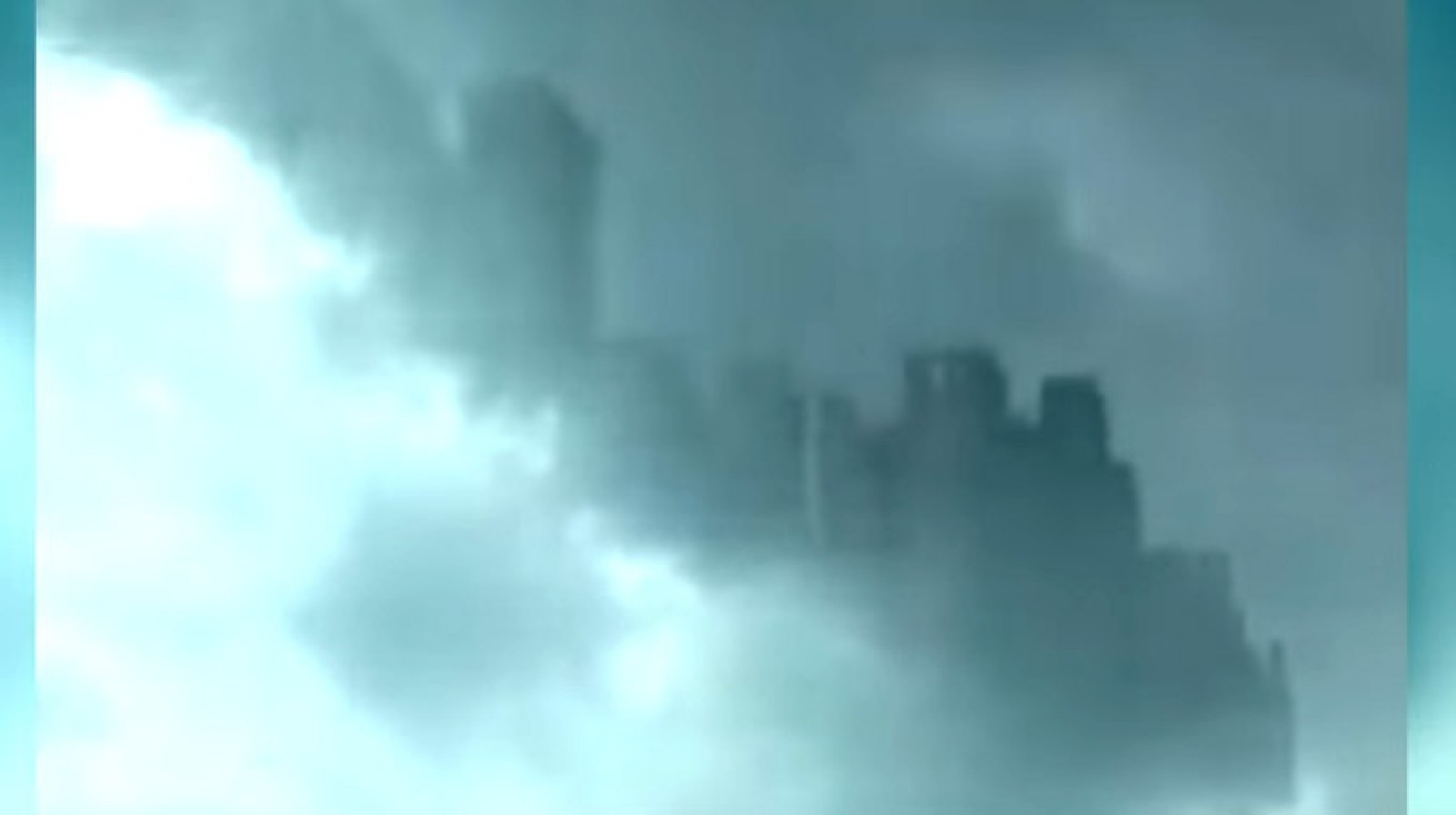 Imagini bizare, surprinse pe cer în China, cu un oraș plutitor (video)