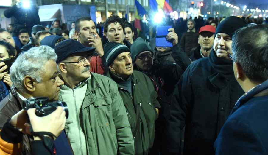 Cel rol au în „piaţă” oamenii lui Băsescu, Macovei şi Oprea