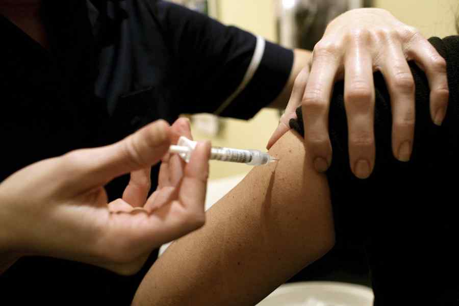 Bănicioiu: Vaccinuri obligatorii pentru copii, inclusiv cu sancţiuni