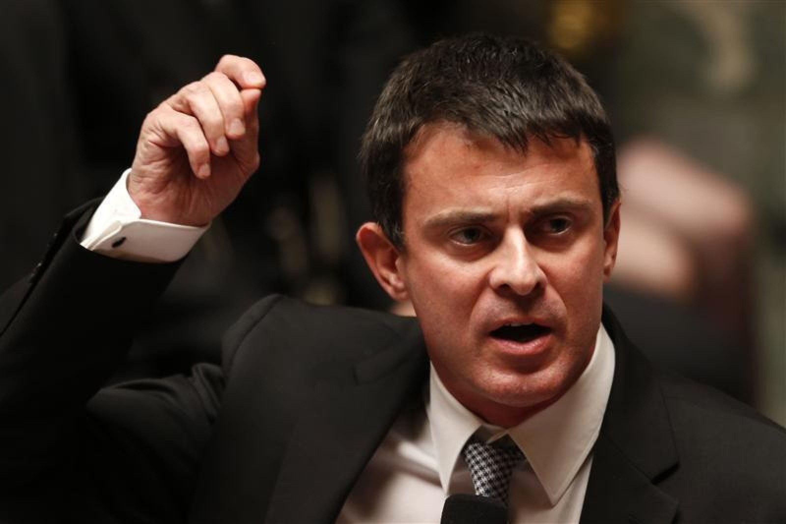 Valls: UE trebuie să spună că nu mai poate primi atât de mulți imigranți