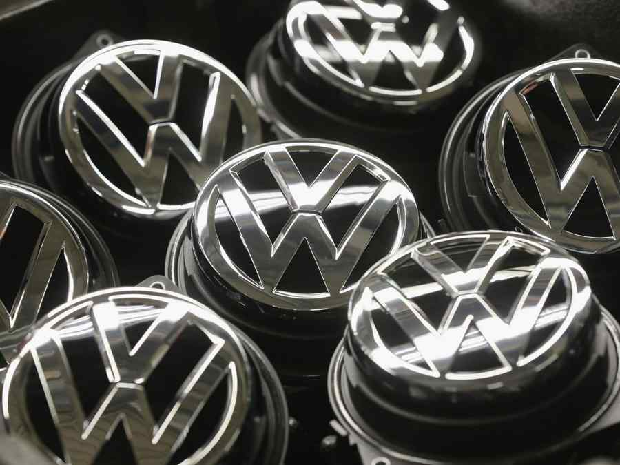 Comisia Europeană cere extinderea investigațiilor referitoare la mașinile grupului Volkswagen