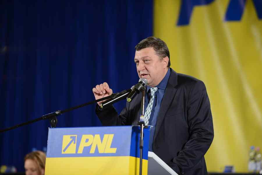 Cinci candidaţi în competiţia internă din PNL pentru alegerile de la Primăria Bucureşti