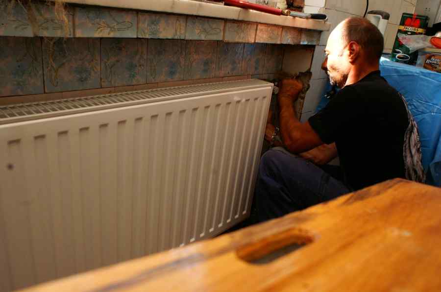 Cât de bine stau orașele și cartierele din România la apă curentă și căldură?