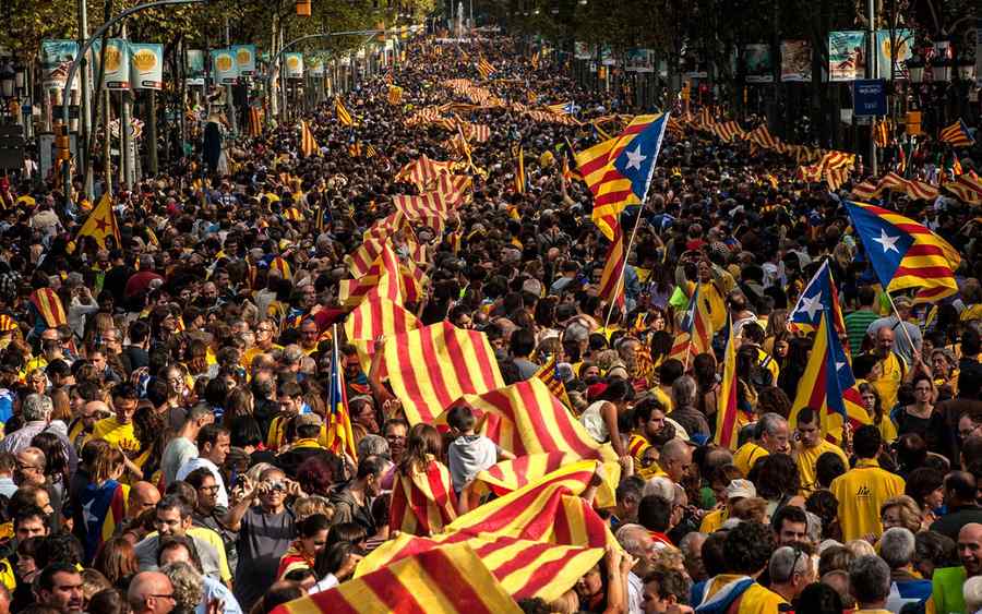 Barcelona: Zeci de mii de catalani au manifestat pentru independență