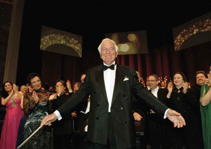 Ioan Holender: „Privesc în trecut ca să văd viitorul”