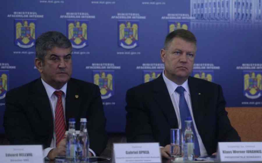 Români din SUA îi cer lui Iohannis să condamne presiunile lui Gabriel Oprea
