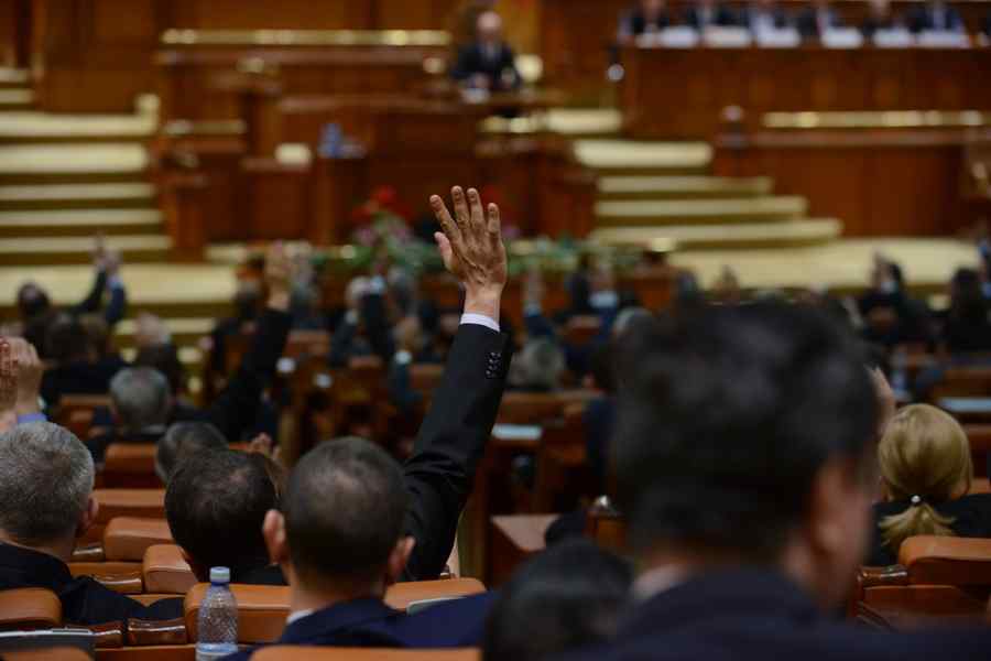 Deputații au îmblânzit split TVA