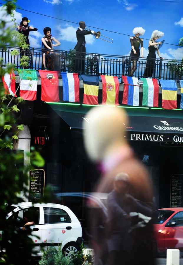 Dialog vizual pe Calea Victoriei (foto)