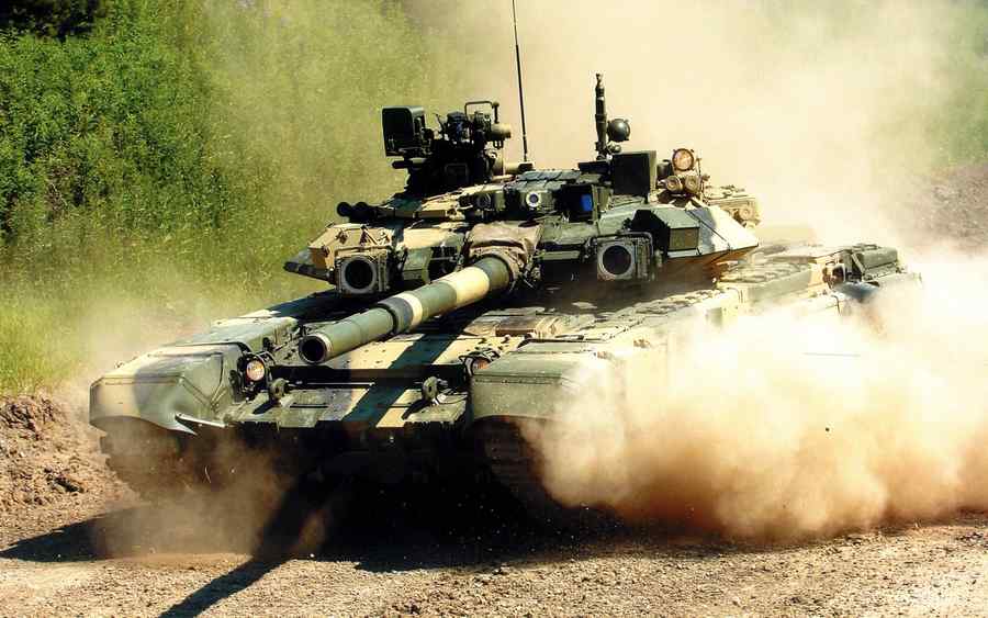 Pentagon: Rusia desfășoară tancuri T-90 în sprijinul regimului Assad