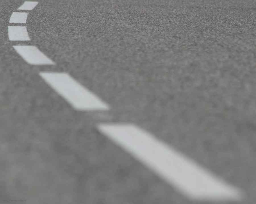 Asfaltul ar putea fi înlocuit cu materiale din plastic reciclat