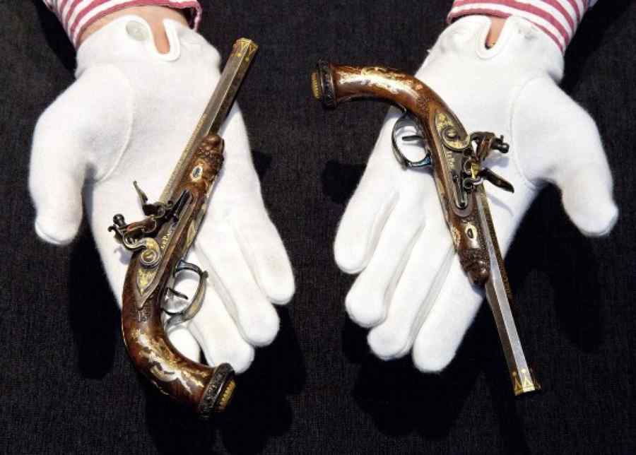 Noua aristocraţie planetară se întâlneşte în galeriile de artă şi la marile licitaţii