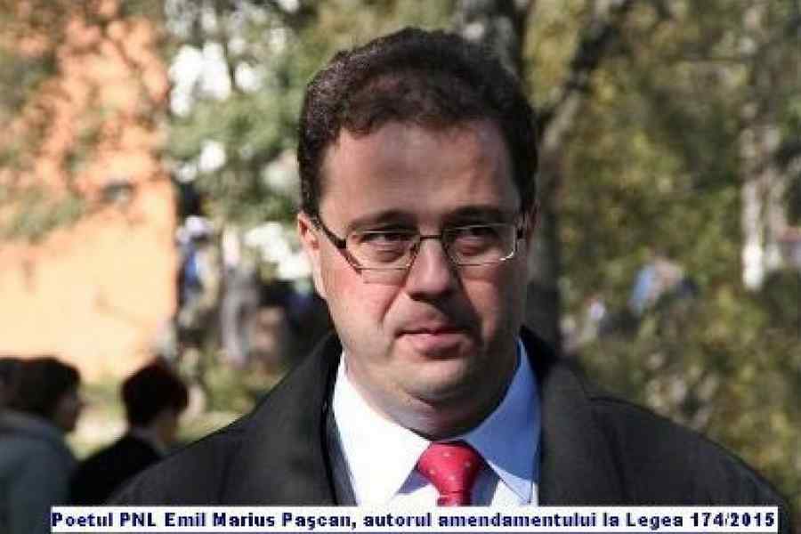 Poetul PNL Emil Marius Paşcan este cel care a mărit salariile de la Preşedinţie, Guvern şi Parlament