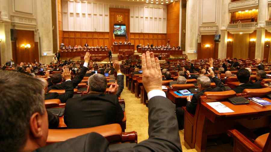 Diaspora vrea dizolvarea Parlamentului