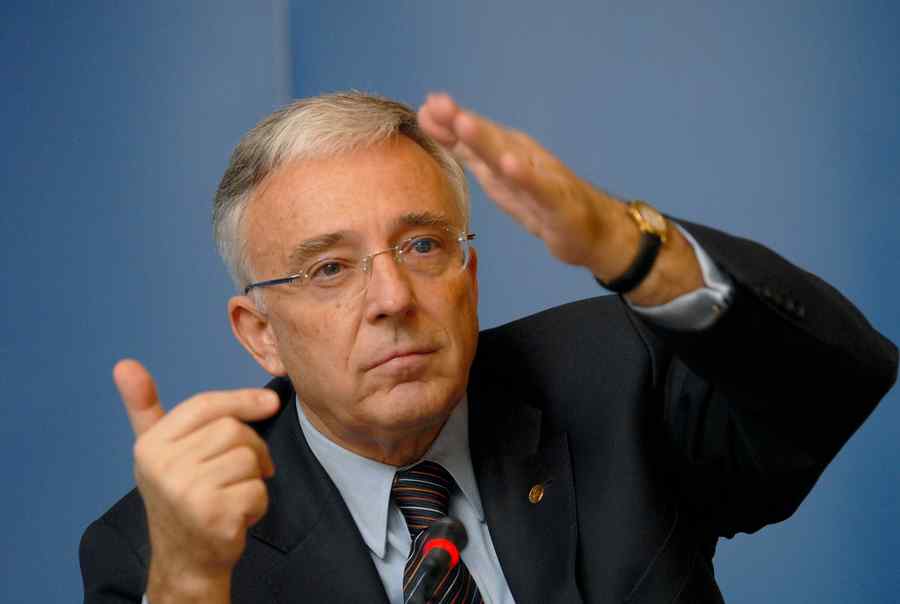 Isărescu, despre politica Ministerului de Finanțe: „Ban la ban trage și păduche la păduche”