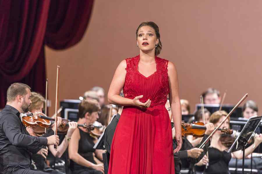 Deirdre Judith Angenent, marea câştigătoare a Concursului Internaţional de Canto „Le Grand Prix de l’Opéra”