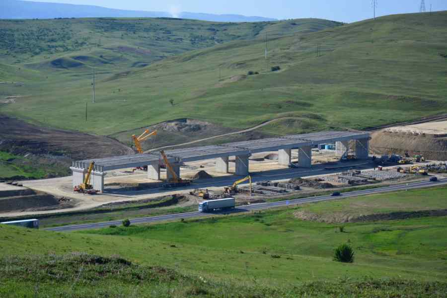 Autostrăzile din România se construiesc fără autorizaţie