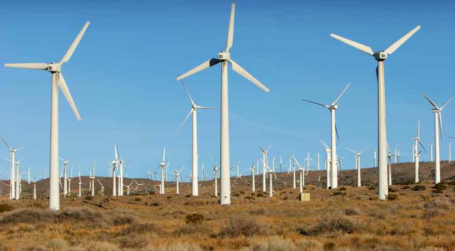 Ultima modă în energie: desfiinţarea proiectelor eoliene