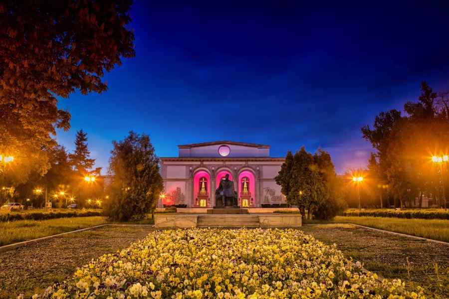 Opera Naţională Bucureşti dezvăluie surprizele stagiunii 2015-2016 la „Promenada Operei”