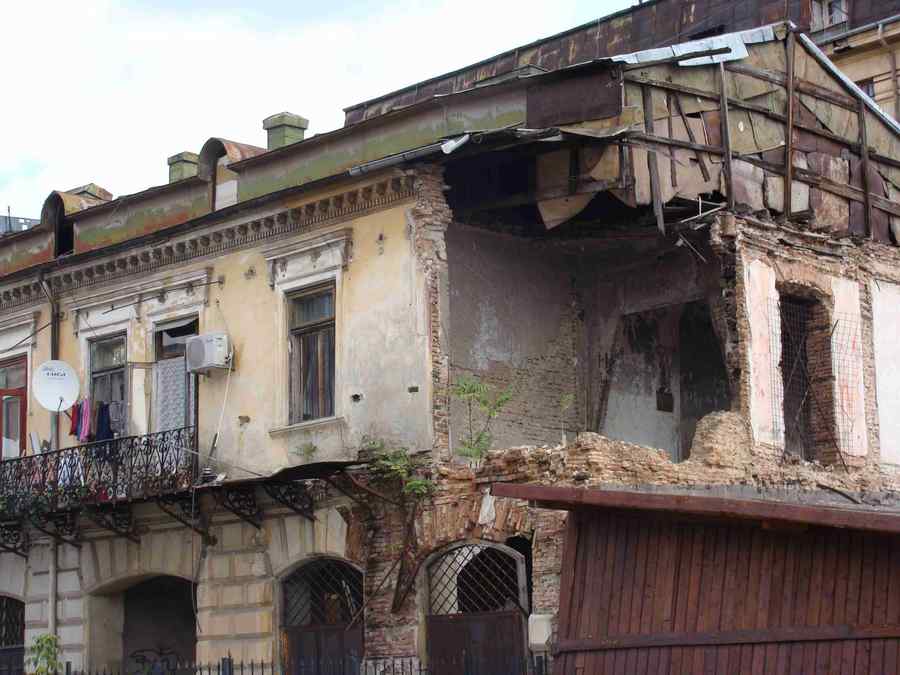 Viceprimar: Clădirile dărăpănate, lăsate la voia întâmplării