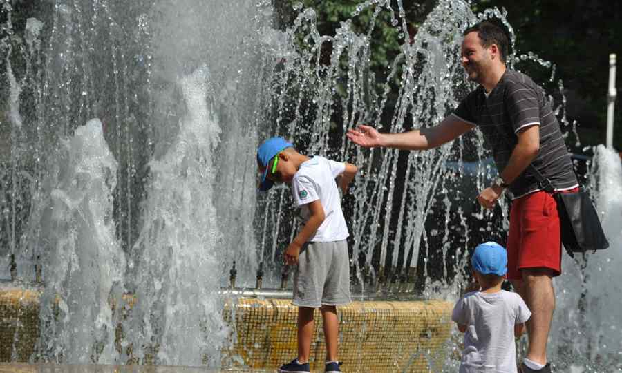 Codul galben de caniculă  se menţine în mai multe zone din ţară