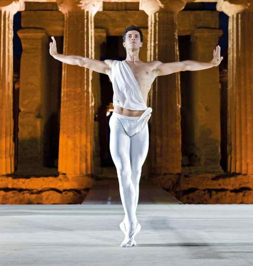 Roberto Bolle and Friends, o călătorie în lumea Frumuseţii