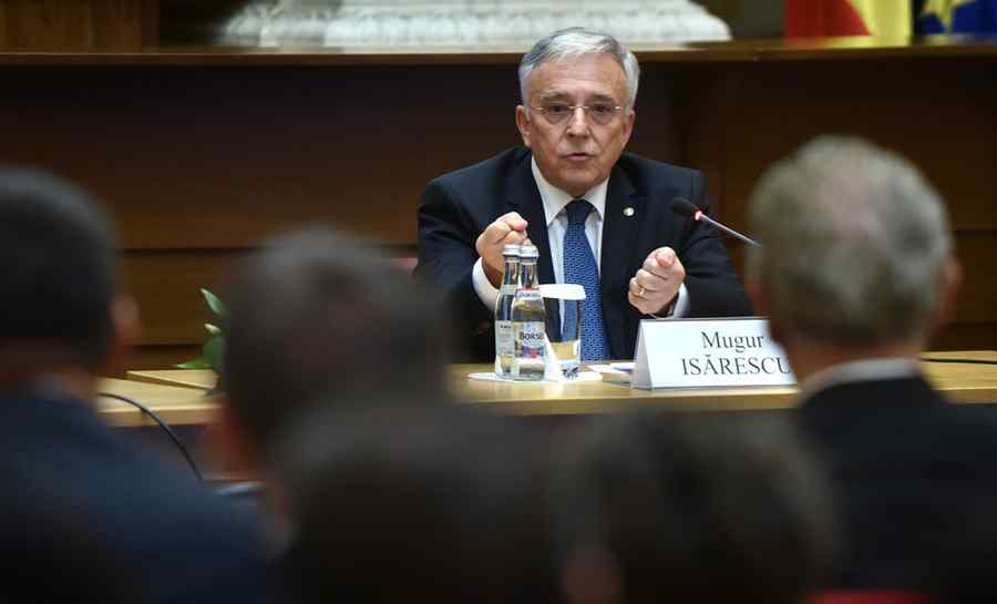 Isărescu, atac la Codul Fiscal al lui Ponta