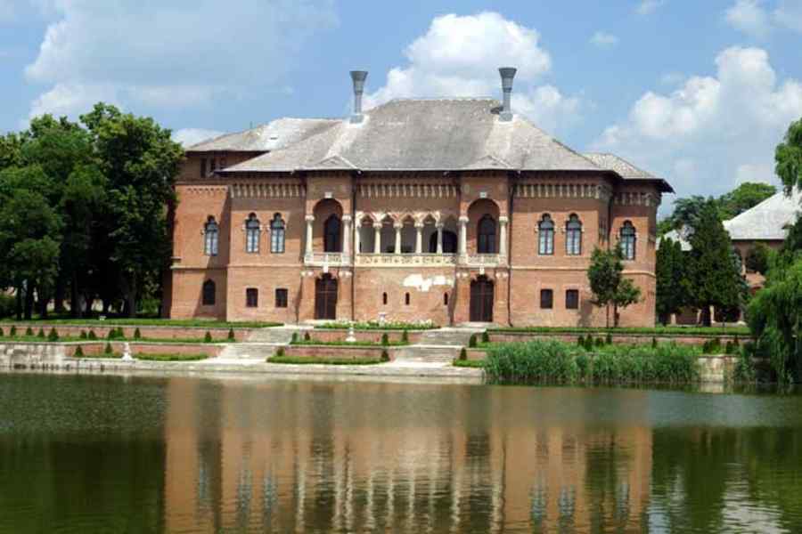 Regal cultural la Palatul Mogoşoaia – trei recitaluri şi două vernisaje