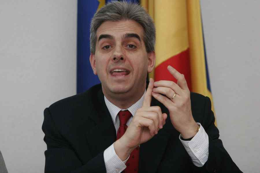 Nicolăescu: Nici asumarea răspunderii, nici OUG nu ar respecta Constituţia