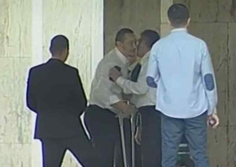 Victor Ponta s-a întors în ţară (Video)