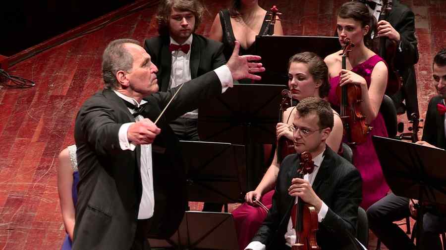 Bucuraţi-vă de eleganţa muzicii clasice în serile de vară