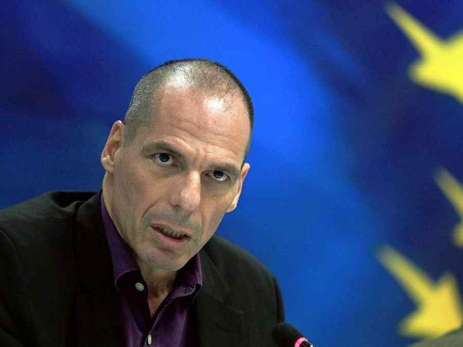 Varoufakis, băgat în spital de indivizi cu cagule