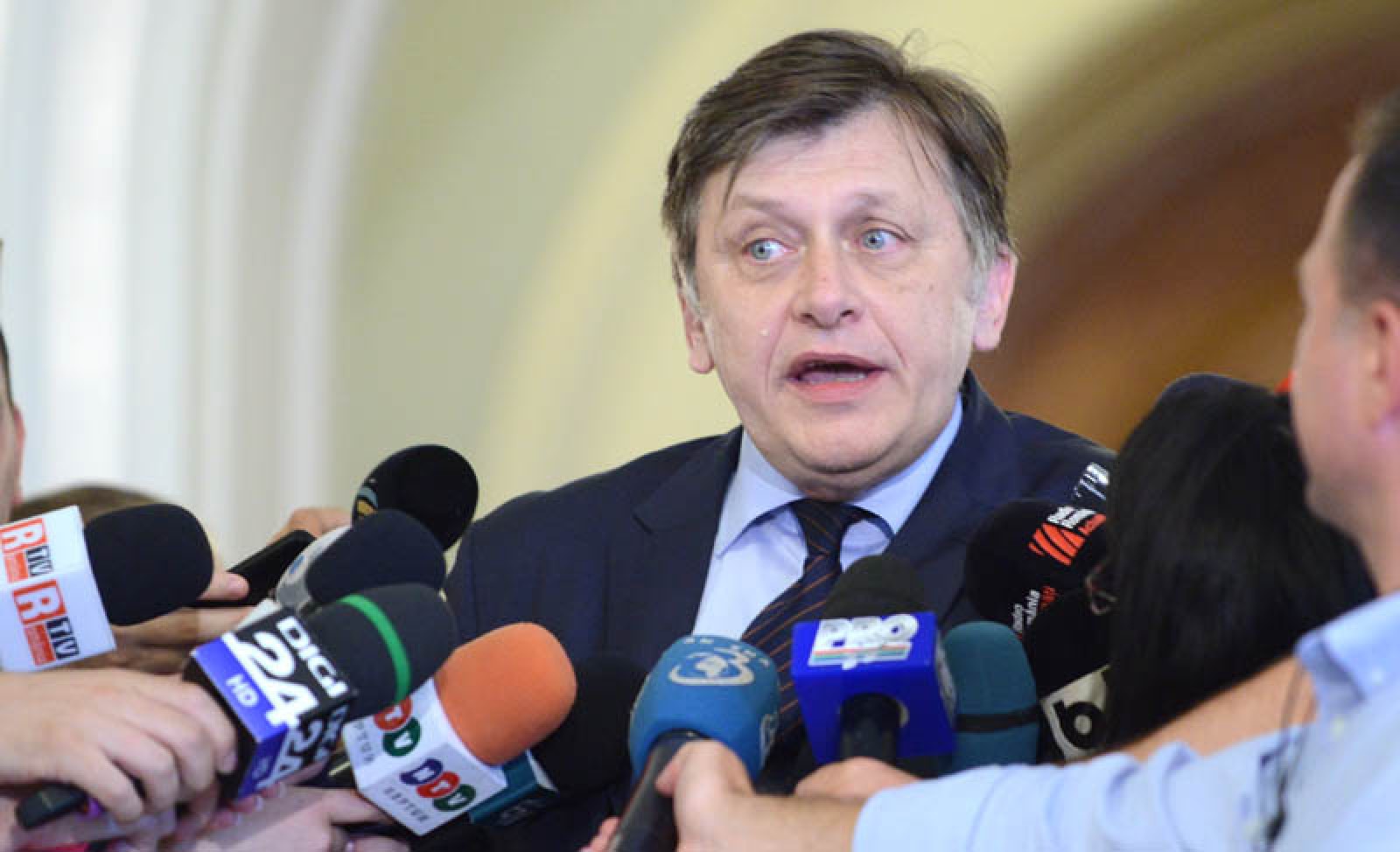 Antonescu, după apariţia  numelui său în dosarul cumnatului premierului