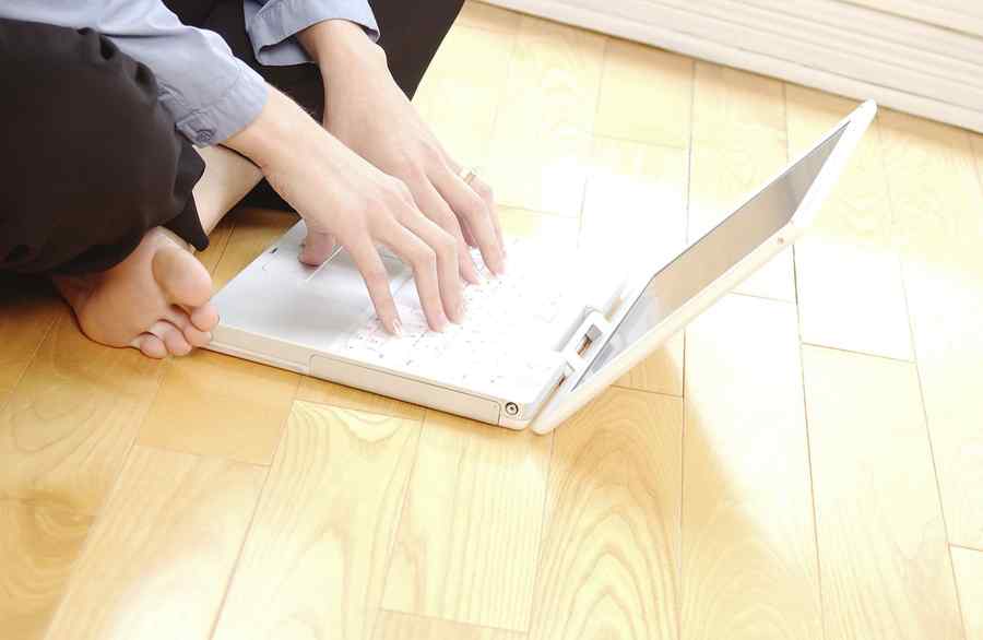 Cumpărăturile online, din ce în ce mai preferate de români