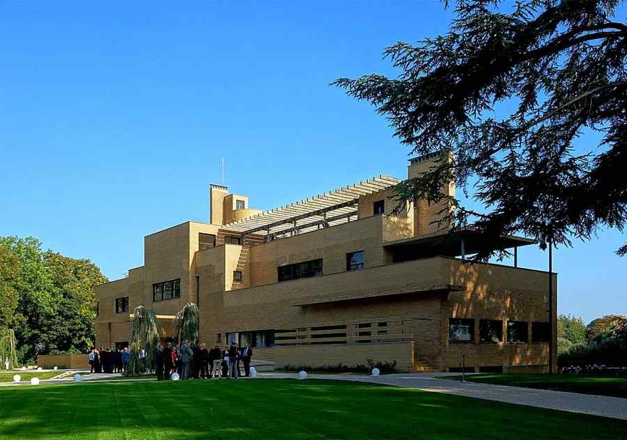 Vila Cavrois, un pachebot salvat de la naufragiu