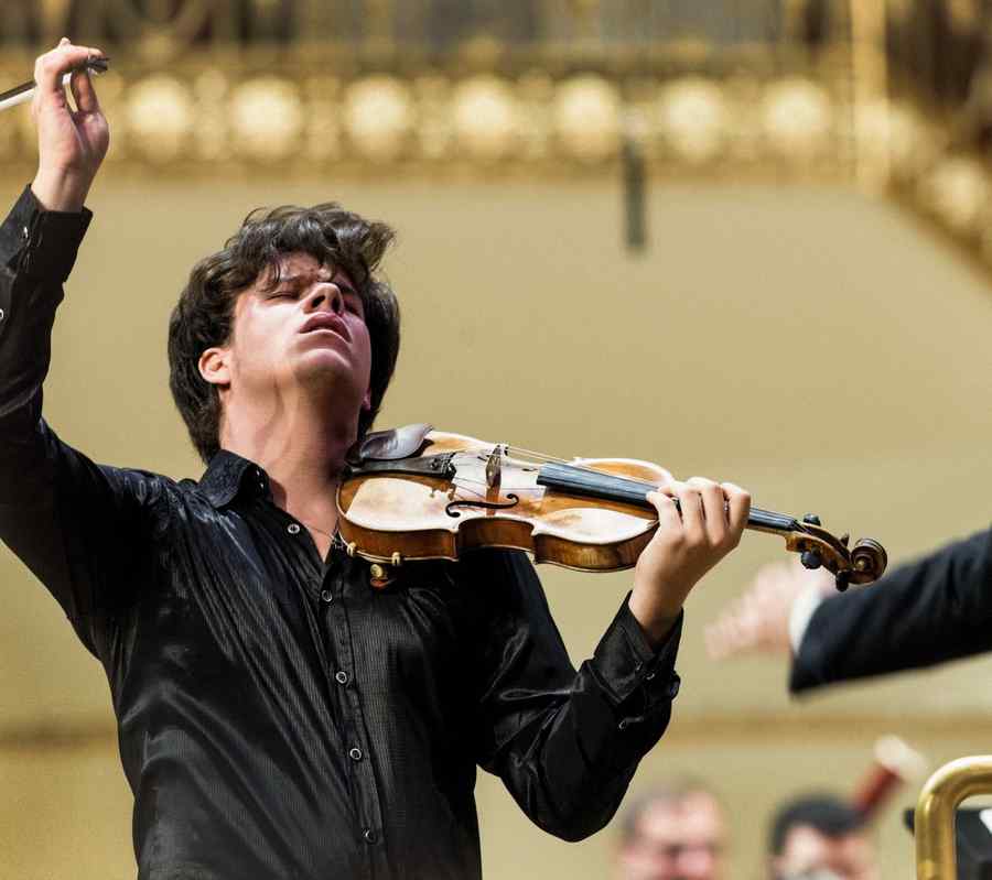 Universuri sonore de la Brahms la operă şi tango argentinian