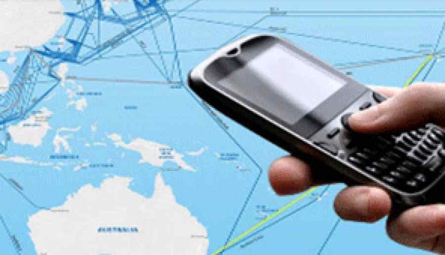 Telefoanele mobile le distrag atenţia studenţilor în timpul studiului