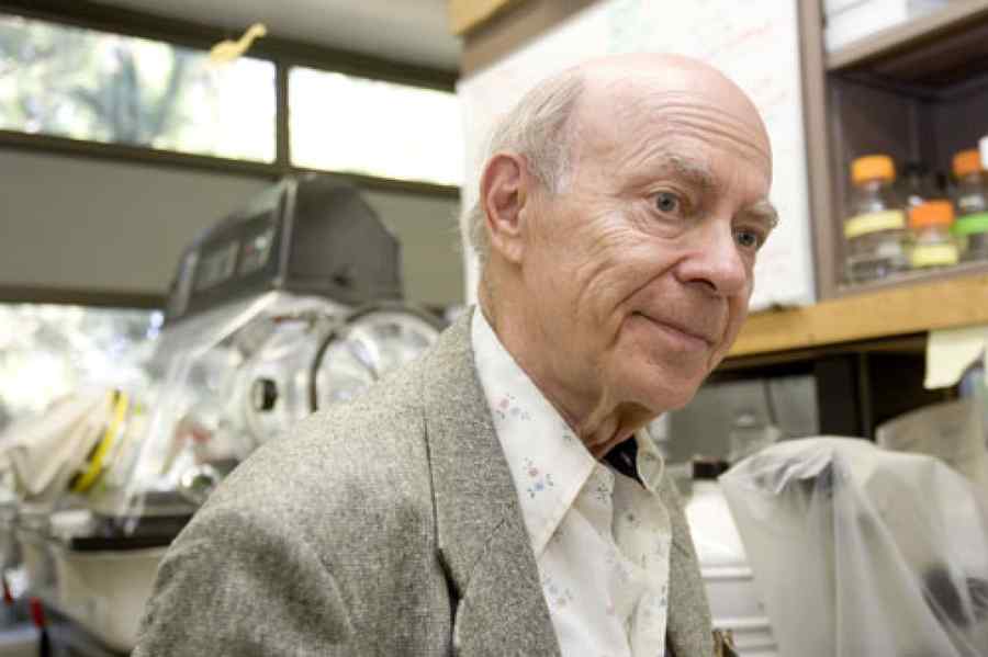 Biochimistul Irwin Rose, laureat al premiului Nobel, a încetat din viață