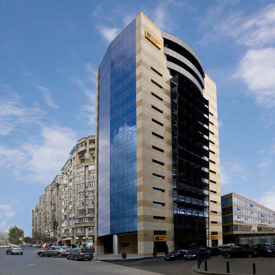 O bancă grecească se pregăteşte să părăsească România