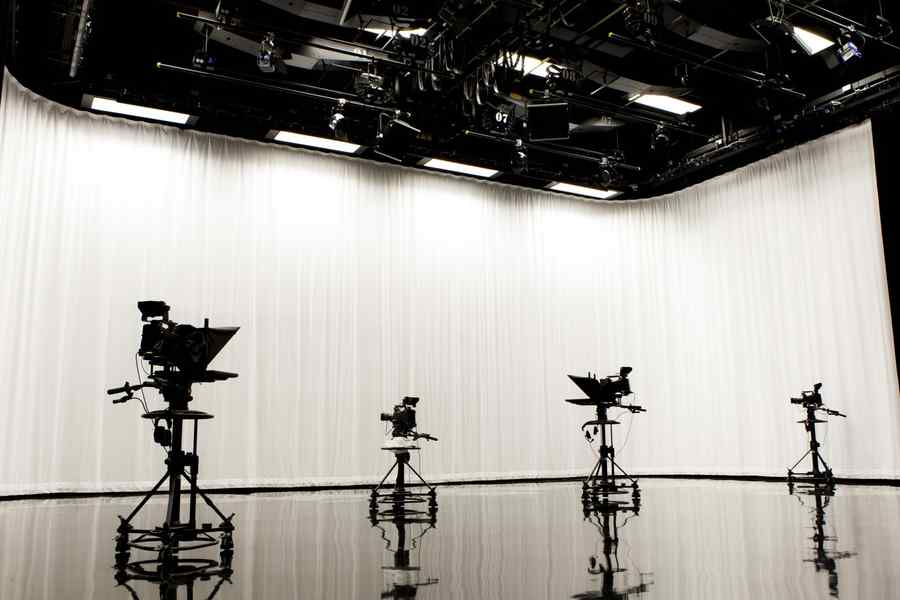 Un gigant al industriei MEDIA se RETRAGE