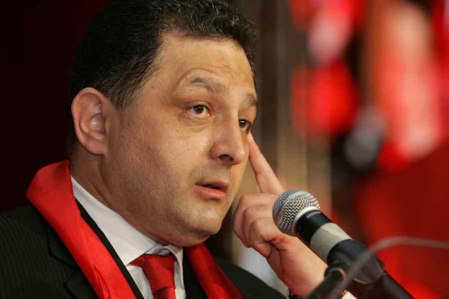 Vanghelie, mesaj pe Facebook: PSD, în pericol să fie decapitat