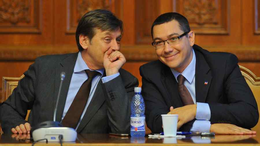 Pe Crin Antonescu îl doare în cot