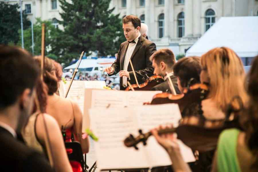 Un public numeros şi o atmosferă antrenantă în primul weekend Bucharest Music Film Festival