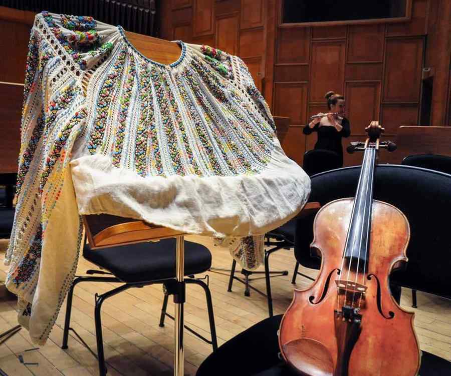 Sânzienele îmbracă Planeta în ia românească