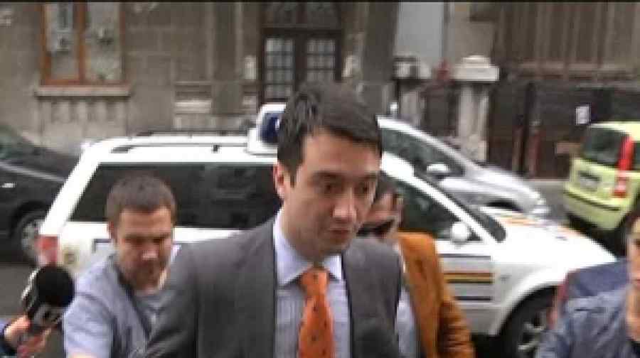 Nepotul lui Băsescu, control judiciar pe cauțiune