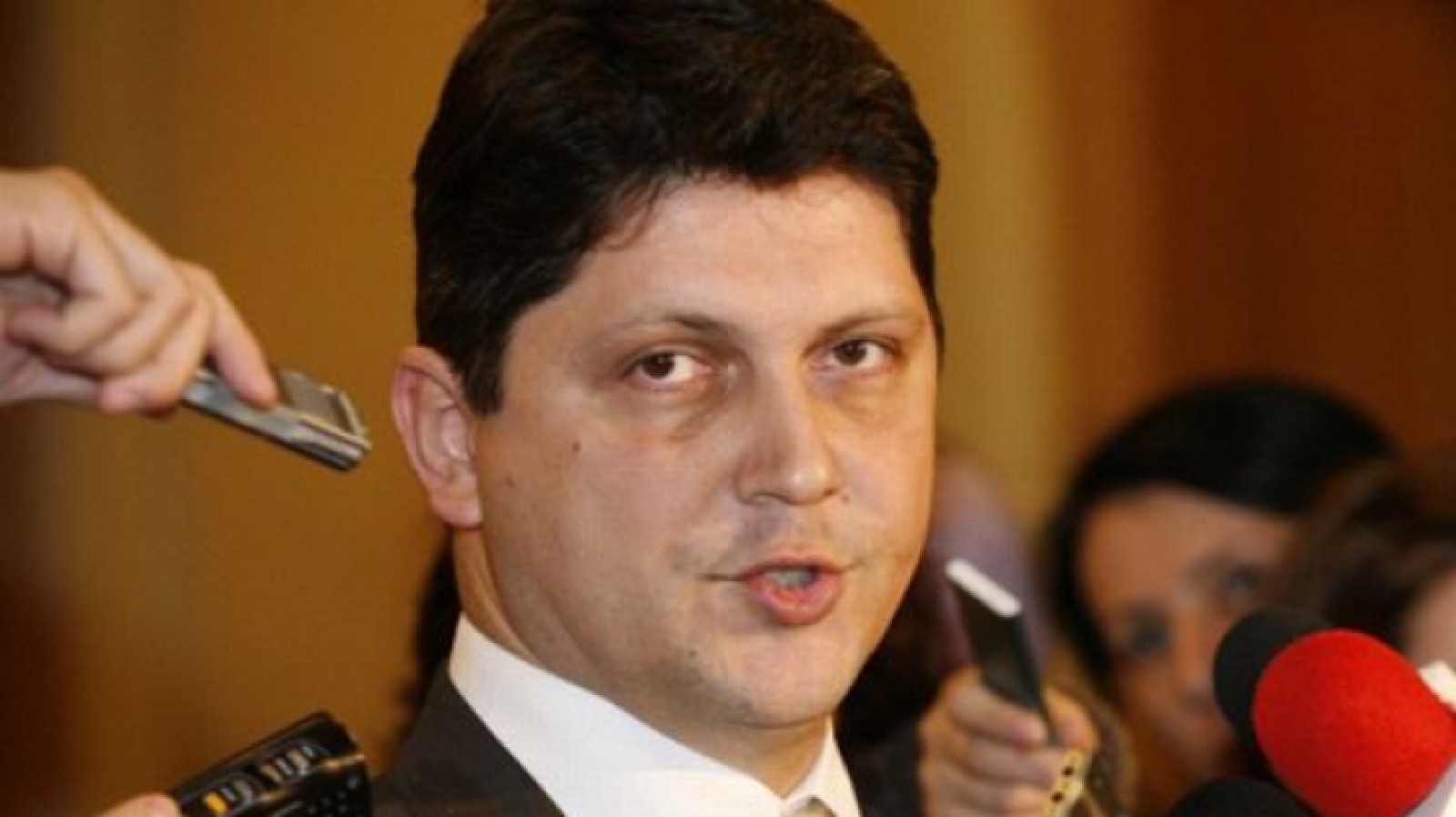 Corlăţean: Grecia face un joc extrem de riscant